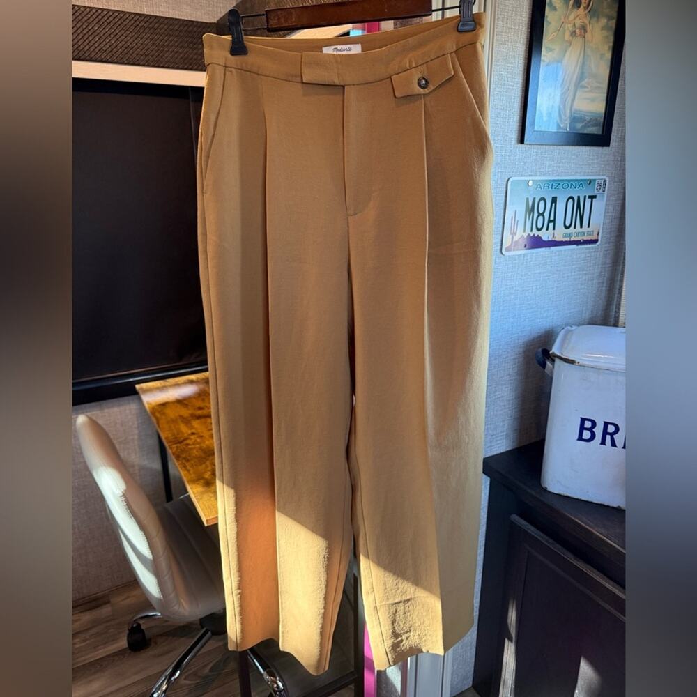NWOT Madewell Classic Khaki Chinos with Front Pleats size 8